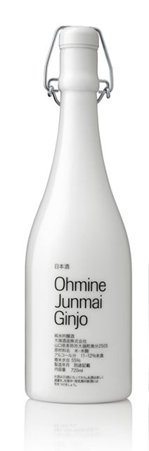 15個(gè)白色酒瓶包裝設(shè)計(jì)(圖5) 15個(gè)白色酒瓶包裝設(shè)計(jì)(圖5)