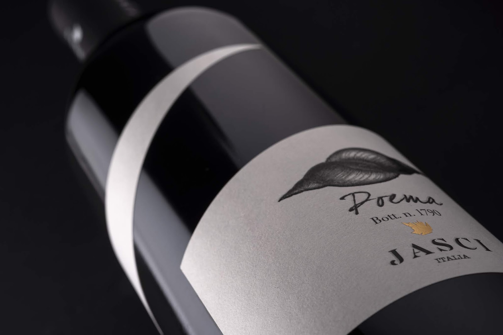 成都創(chuàng)意酒產(chǎn)品包裝設計分享(圖3) 成都創(chuàng)意酒產(chǎn)品包裝設計分享(圖3)