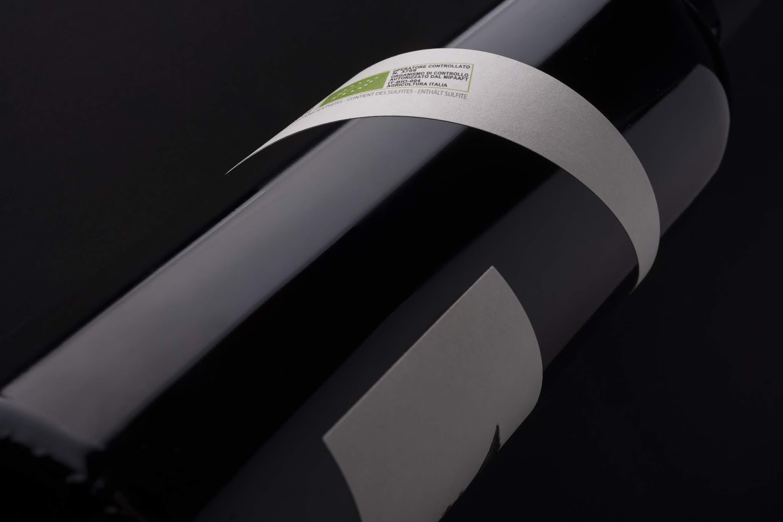 成都創(chuàng)意酒產(chǎn)品包裝設計分享(圖4) 成都創(chuàng)意酒產(chǎn)品包裝設計分享(圖4)