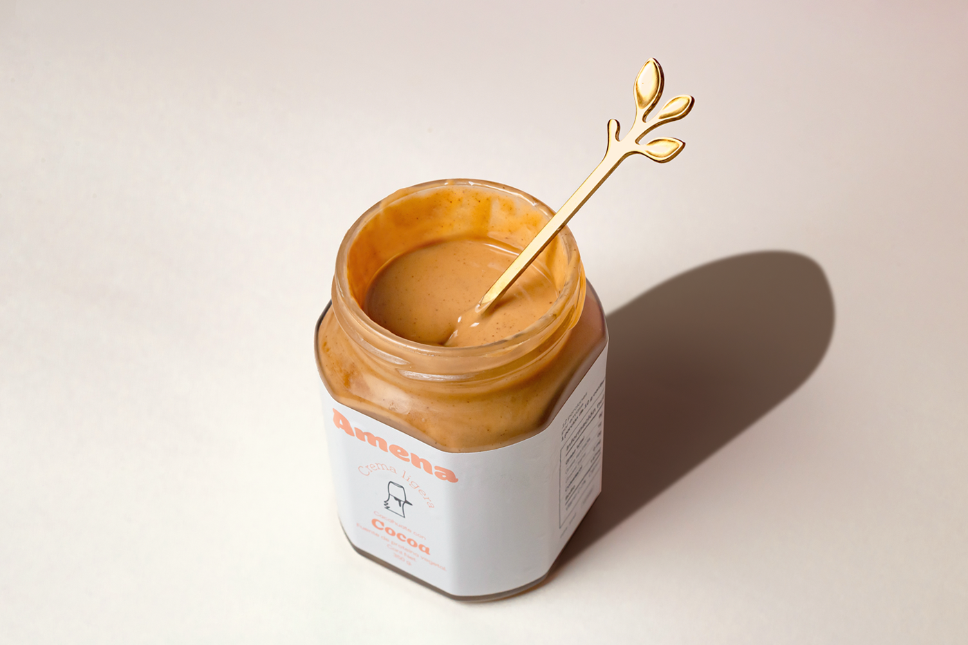 花生醬包裝設(shè)計(jì)如夢(mèng)般柔滑輕盈(圖3) 花生醬包裝設(shè)計(jì)如夢(mèng)般柔滑輕盈(圖3)