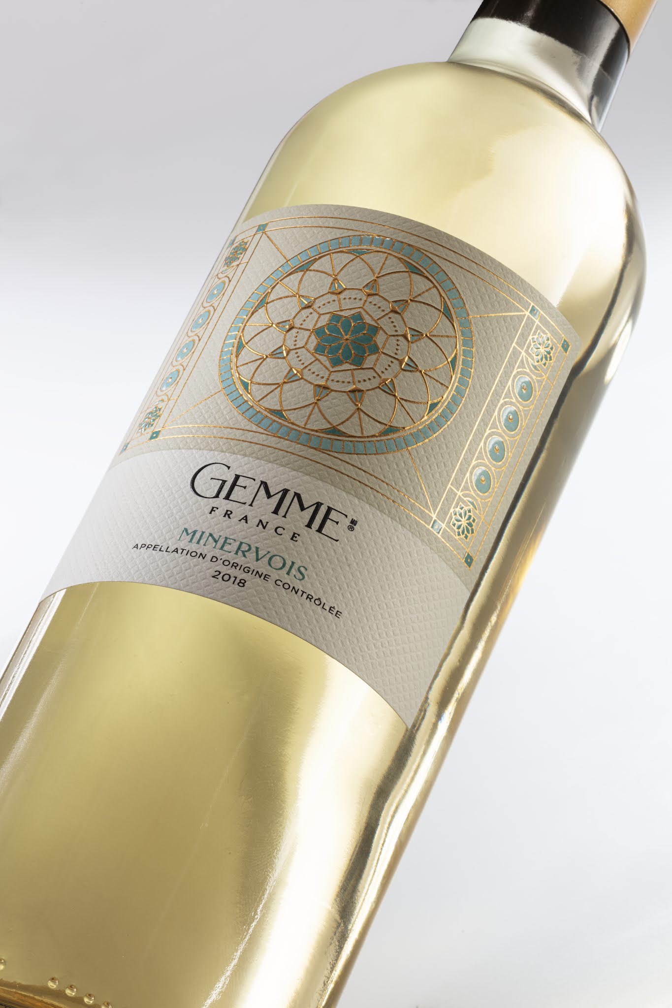 柔版印刷燙金SS清漆壓花紙葡萄酒包裝設(shè)計(圖1) 柔版印刷燙金SS清漆壓花紙葡萄酒包裝設(shè)計(圖1)