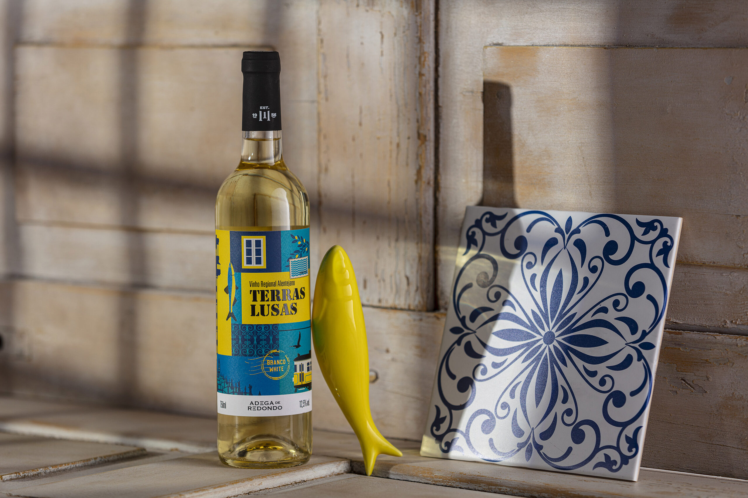 明亮清新的葡萄酒創(chuàng)意包裝設(shè)計(圖7) 明亮清新的葡萄酒創(chuàng)意包裝設(shè)計(圖7)