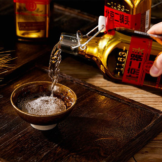 創(chuàng)意酒包裝設計永豐牌北京二鍋頭金標出口小方瓶清香型白酒瓶整箱裝產(chǎn)品包裝設計欣賞(圖6) 創(chuàng)意酒包裝設計永豐牌北京二鍋頭金標出口小方瓶清香型白酒瓶整箱裝產(chǎn)品包裝設計欣賞(圖6)