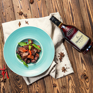 創(chuàng)意酒包裝設(shè)計(jì)軒尼詩 V.S.O.P 干邑白蘭地 40%vol 700ml產(chǎn)品包裝設(shè)計(jì)欣賞(圖4) 創(chuàng)意酒包裝設(shè)計(jì)軒尼詩 V.S.O.P 干邑白蘭地 40%vol 700ml產(chǎn)品包裝設(shè)計(jì)欣賞(圖4)