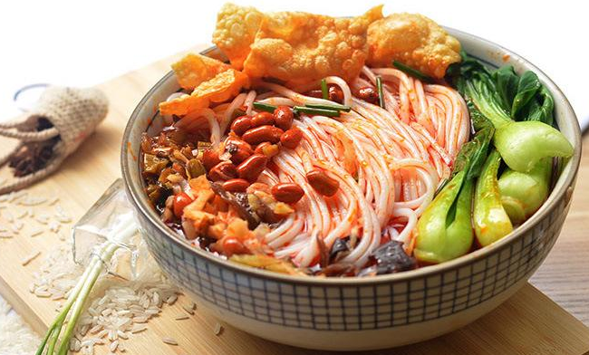 知其味螺螄粉食品包裝設(shè)計(jì)欣賞(圖3)